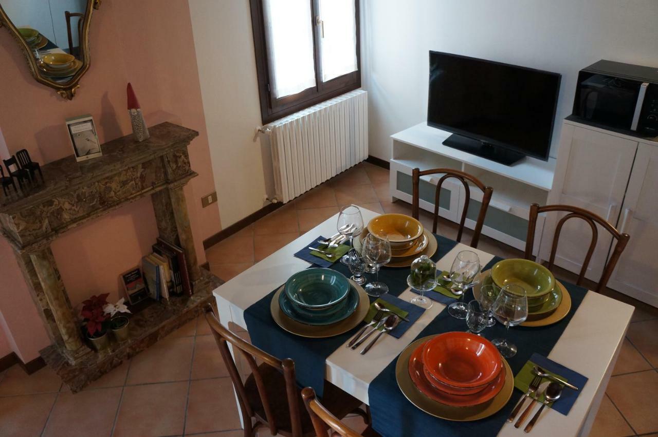 La Scarana Apartment แฟร์รารา ภายนอก รูปภาพ