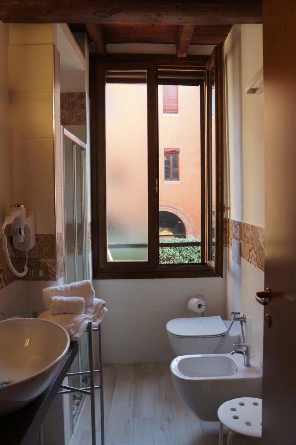 La Scarana Apartment แฟร์รารา ภายนอก รูปภาพ